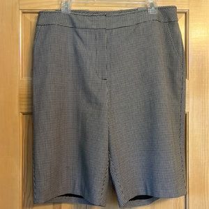 Chico’s black and white small check shorts Size 3